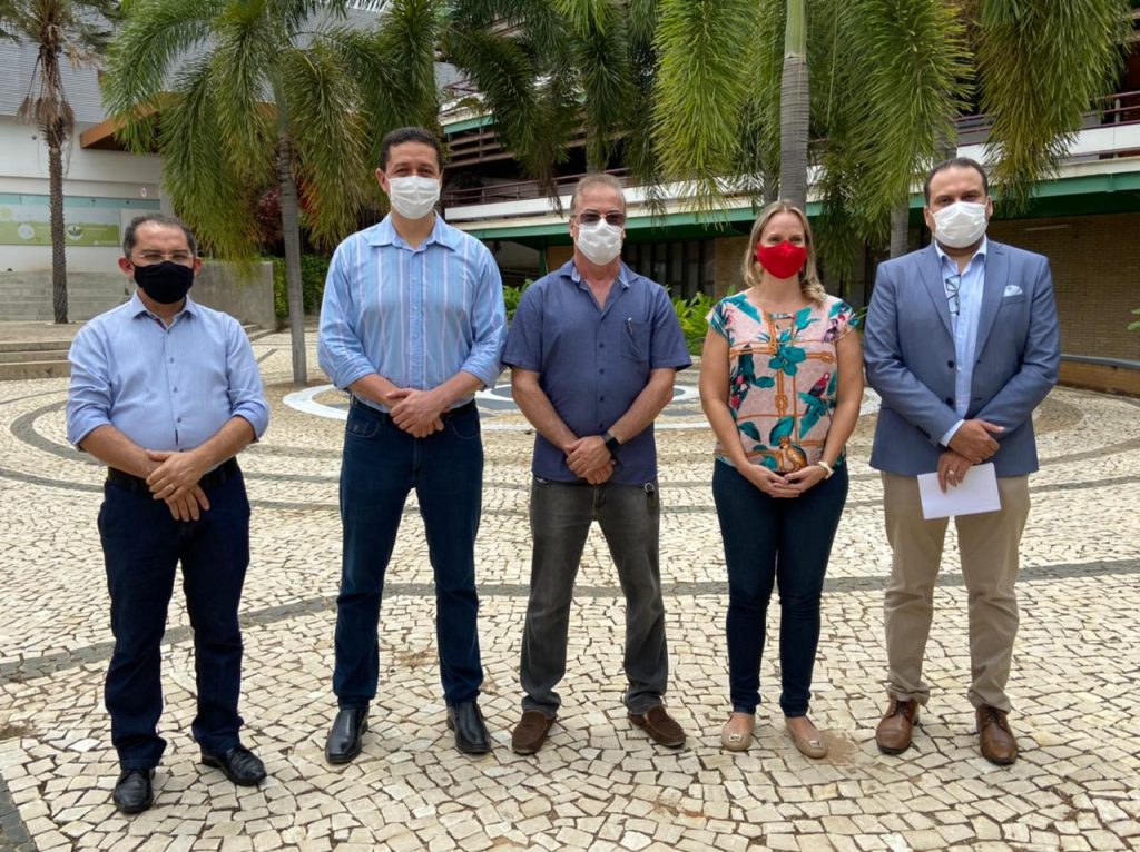 Reitor da Unileão recebe prefeito de Juazeiro do Norte no campus Lagoa Seca