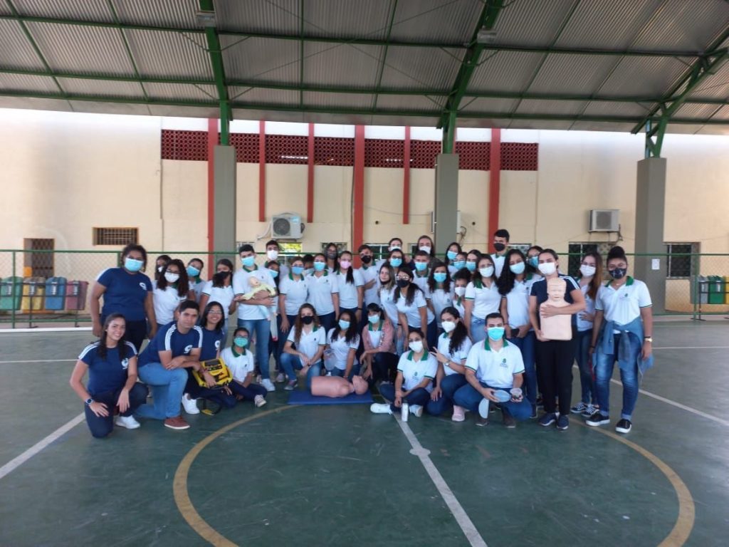 LASP realiza treinamento em suporte básico de vida para alunos do ensino médio