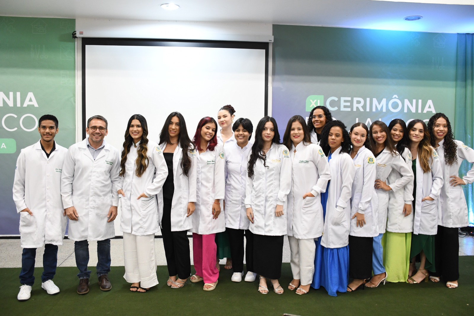 Cerimônia do Jaleco marca o início da jornada acadêmica dos estudantes de Medicina Veterinária