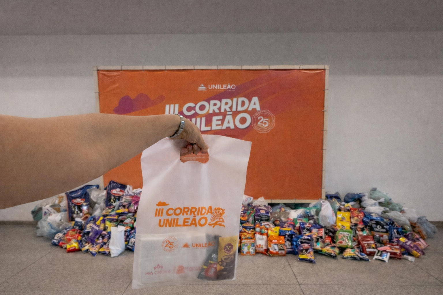 III Corrida Unileão arrecada mais de uma tonelada de ração para instituições de apoio à causa animal